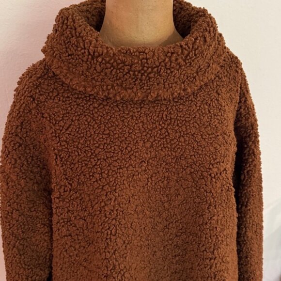 7115 by Szeki sz S Cozy Brown Sherpa Pullover turtleneck with pockets good cond - Picture 2 of 9